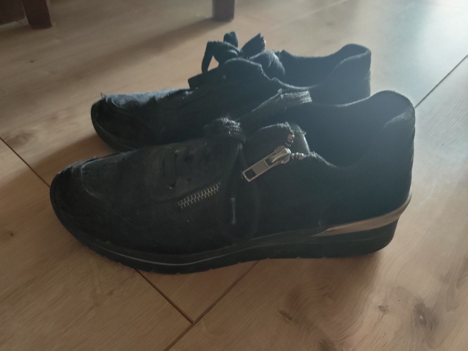 Gratis ophalen schoenen maat 39, Kleding | Dames, Schoenen, Ophalen, Zo goed als nieuw, Zwart, Sneakers of Gympen