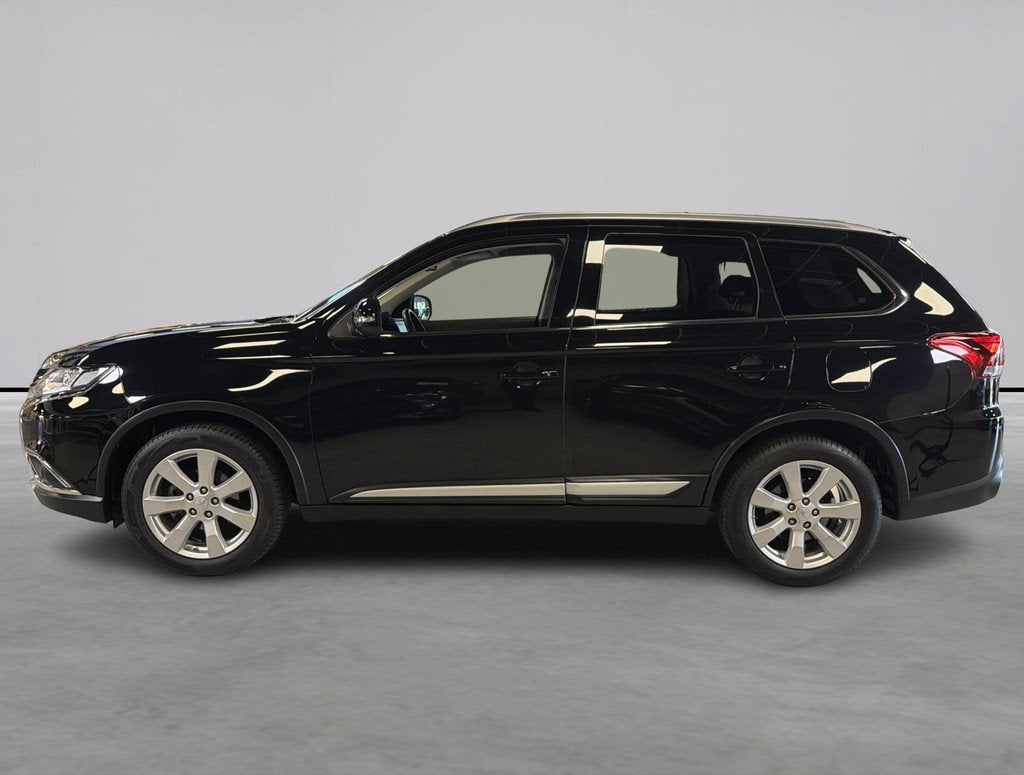Mitsubishi Outlander 2.0 Limited Trekhaak, Auto's, Mitsubishi, Voorwielaandrijving, 1998 cc, Stof, 4 cilinders