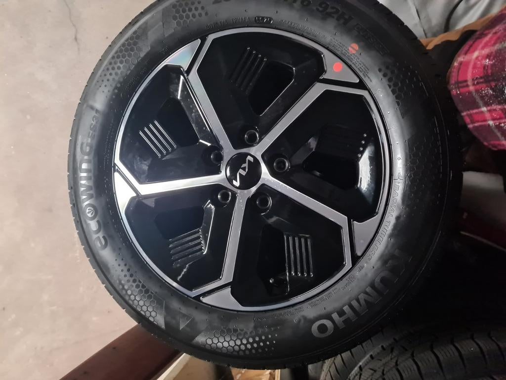 Kia Niro Alu Velgen, met Zomerbanden 205/60 R16, Ophalen, 16 inch, Banden en Velgen, Nieuw