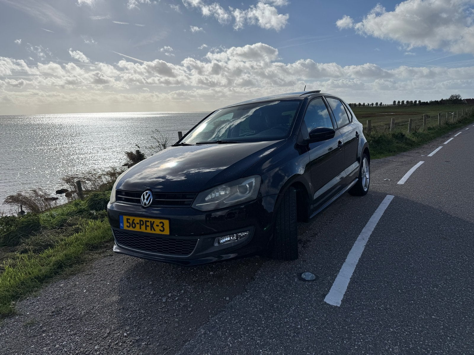 Volkswagen Polo 1.2 TSI 77KW DSG 2011 Zwart, Auto's, 40 €/maand, Zwart, 4 cilinders, Zwart