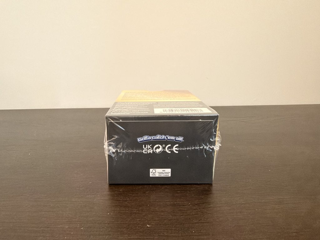 Foto 11 van Pokémon 30th Anniversary Booster Bundle – Sealed