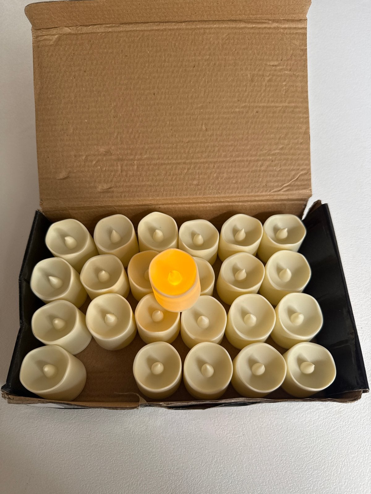 LED lichtjes - 24 stuks - Warm wit bruiloftdecoratie, Huis en Inrichting, Woonaccessoires | Kandelaars en Kaarsen, Kunststof, Nieuw