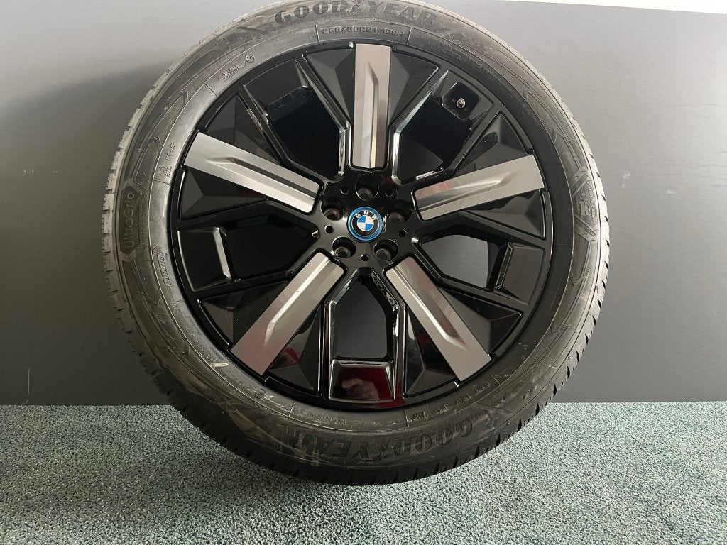 Nieuwe 21 inch Styling 1012 winter set voor uw BMW iX i20