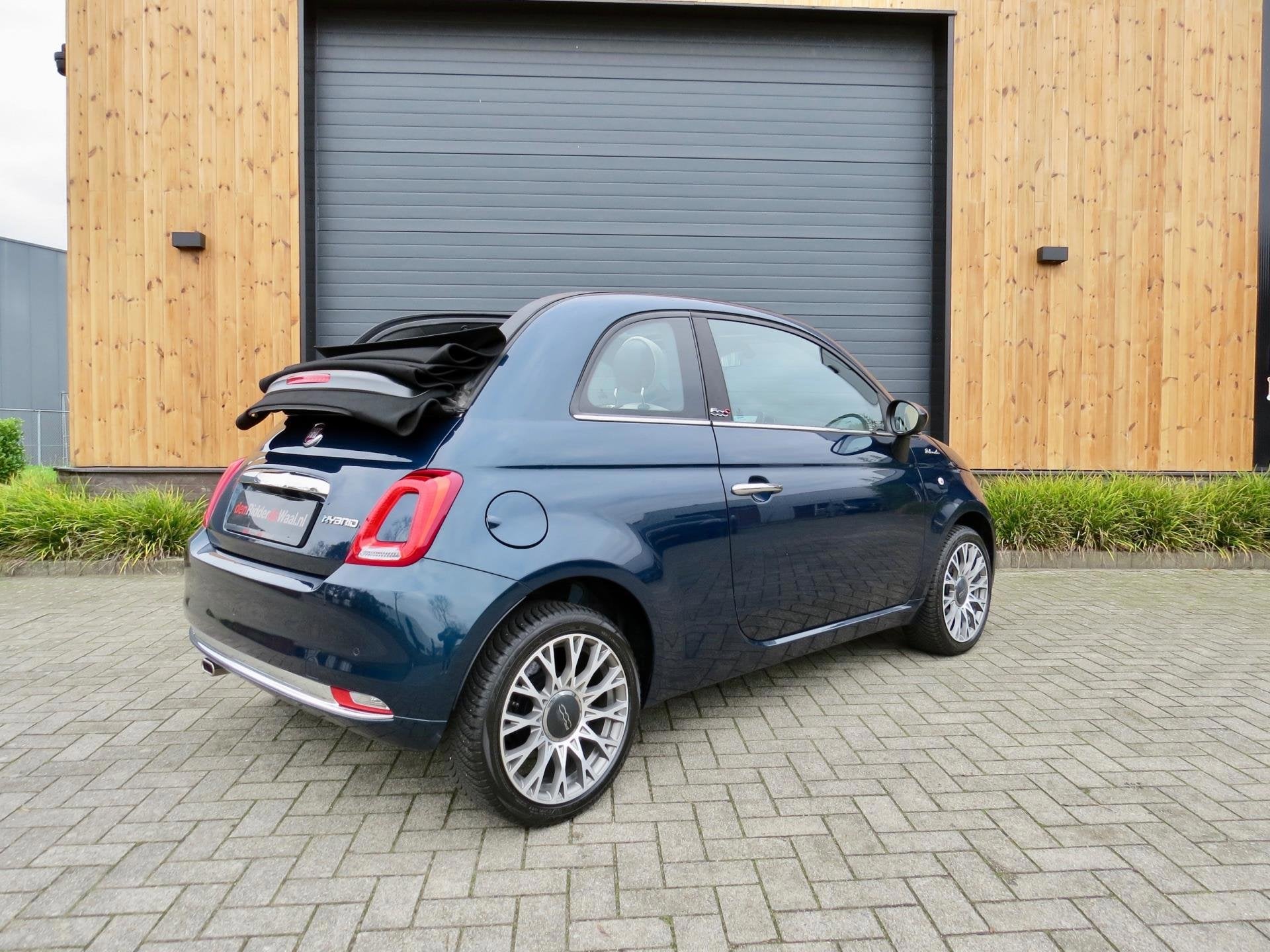Fiat 500c 1.0 Hybrid Dolcevita *Big navi *Carplay *Climate, Auto's, Voorwielaandrijving, Gebruikt, Cabriolet, Leder en Stof
