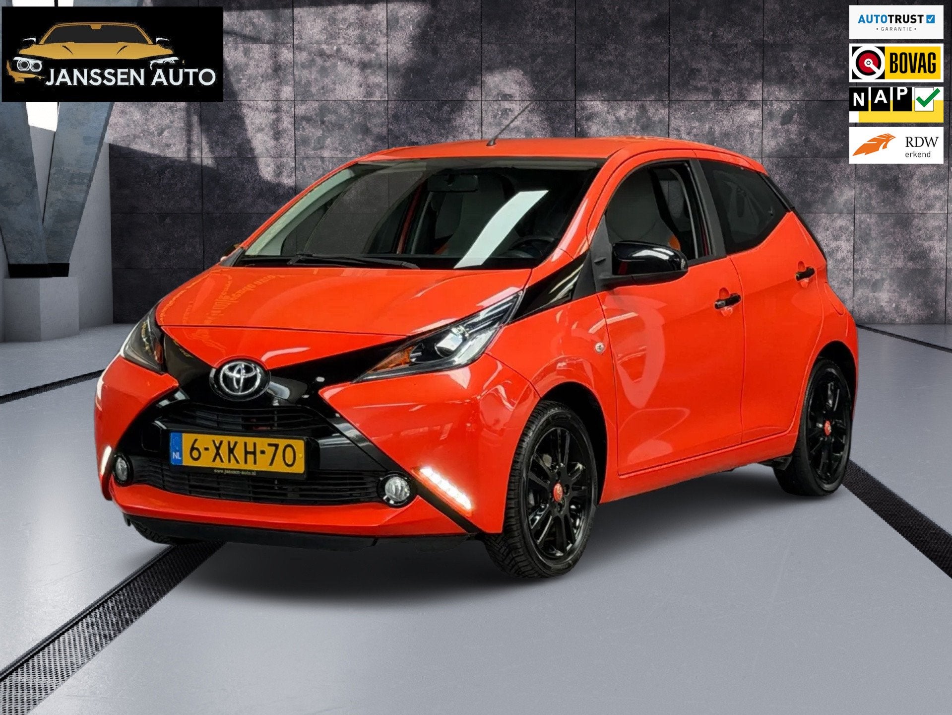 Toyota Aygo 1.0 VVT-i x-cite | Airco | Bleuthooth | Camera |, Auto's, Voorwielaandrijving, Euro 5, Stof, Gebruikt