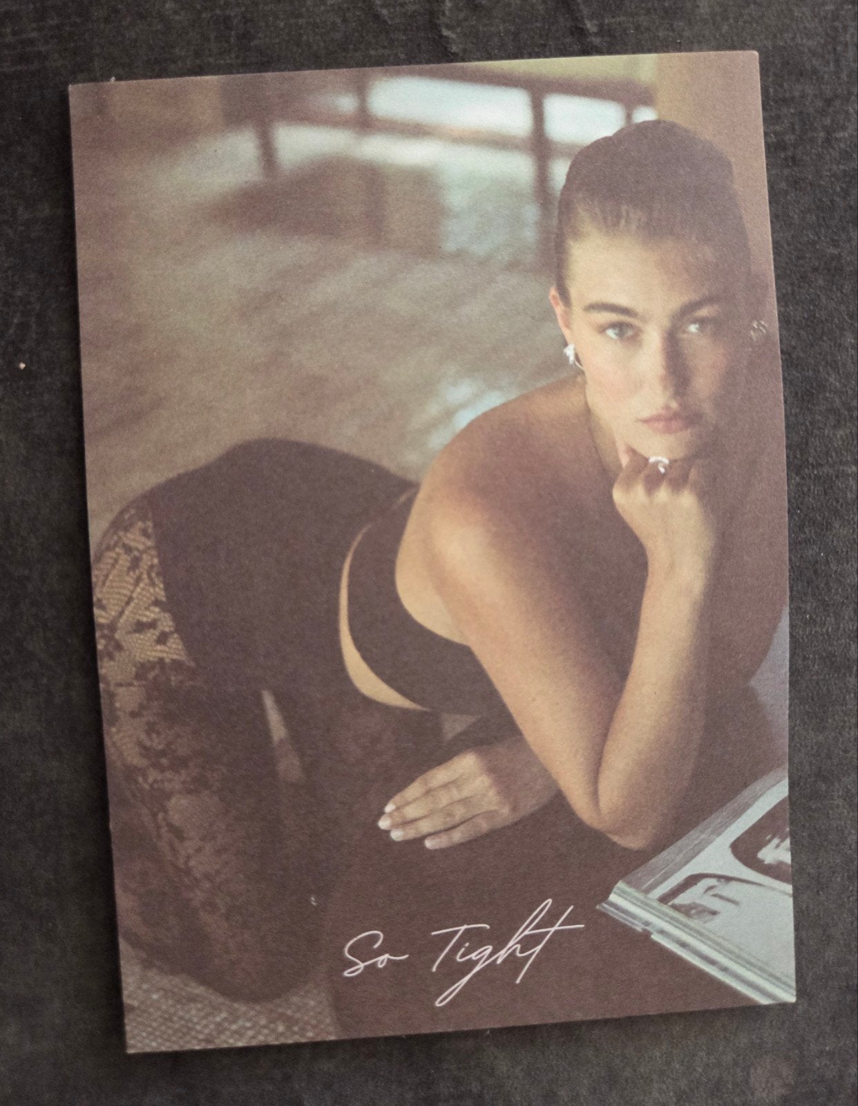 So Tight - Vrouw met sexy panty, Verzamelen, Verzenden, 1980 tot heden, Ongelopen, Overige thema's