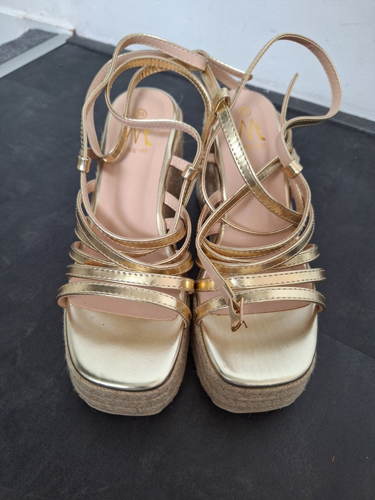 Gouden espadrille sandalen met sleehak - Maat 39, Ophalen of Verzenden