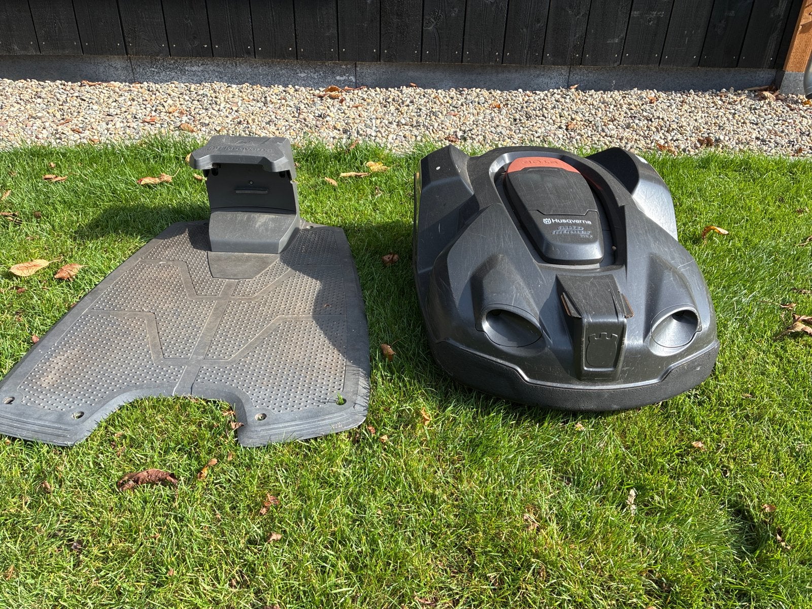Husqvarna Automower 330X - Robotmaaier (defect laadstation), Ophalen, Gebruikt, Meer dan 25 cm