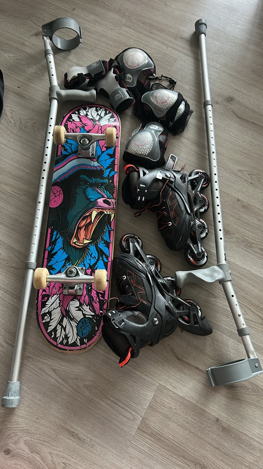 Complete Skate + Inline Skates set met beschermers - Wolf bo, Ophalen of Verzenden, Zo goed als nieuw