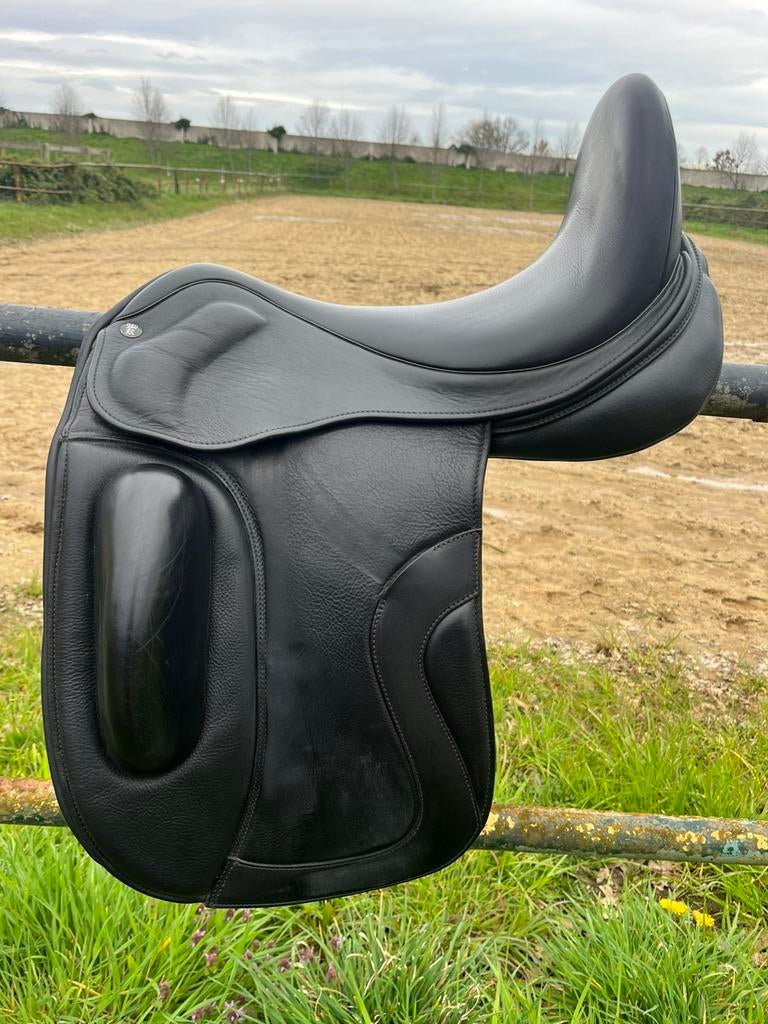 Kingsley D5 & Anatomica Cygnus S-Line 18 inch dressuurzadel, Dieren en Toebehoren, Ophalen of Verzenden, Zo goed als nieuw, Dressuur