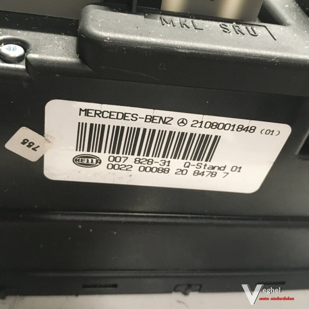 Mercedes W210 2001  sedan   2500062 Centrale vergrendelingsp, Gebruikt, -, -, Ophalen of Verzenden