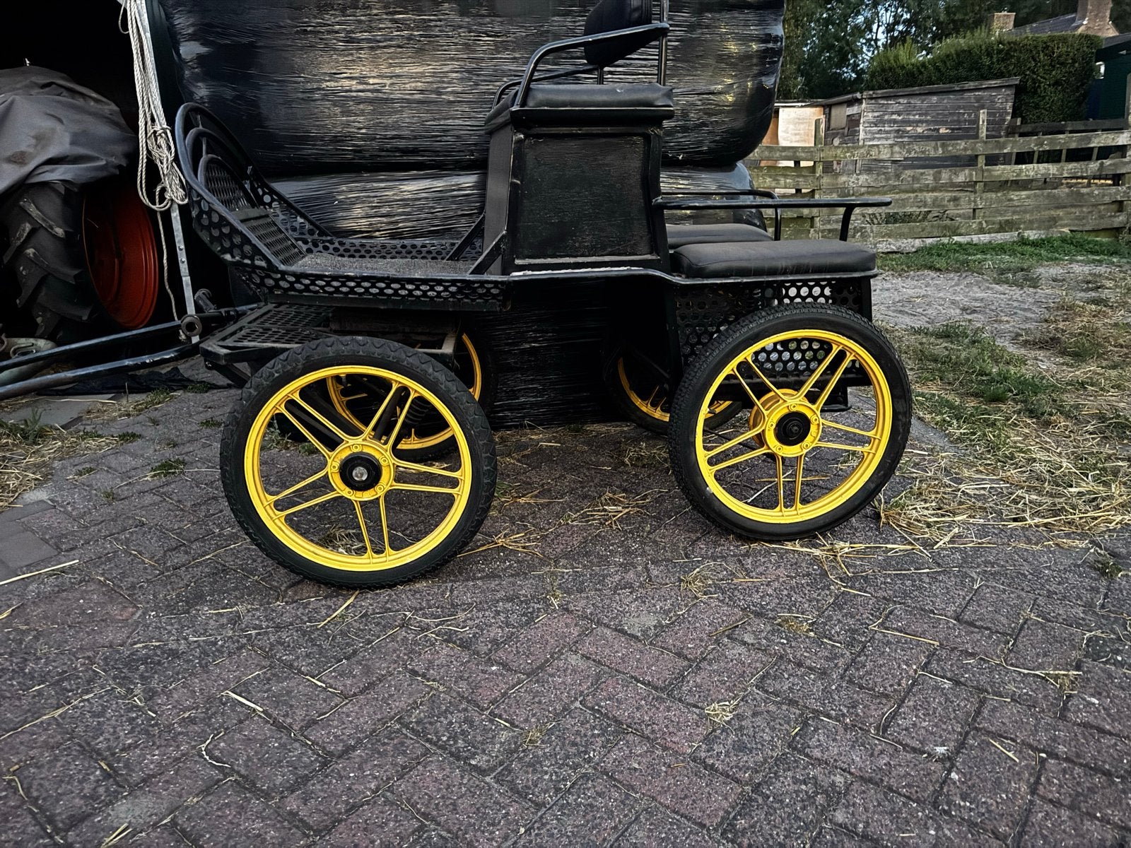 Zwarte ijzeren menkar, Dieren en Toebehoren, Rijtuigen en Koetsen, Gebruikt, Marathonwagen, Pony