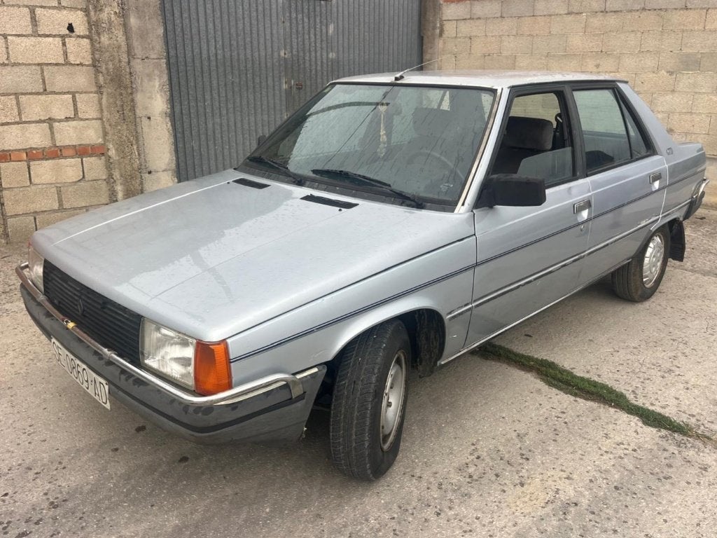 Renault R9 GTD, 1.6 diesel, 89.000 km, oldtimer !, Auto's, Voorwielaandrijving, 54 pk, Bedrijf, Grijs