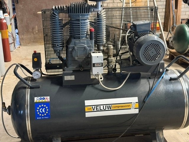 Mooie degelijke compressor met K 30 pomp, Ophalen of Verzenden, Gebruikt, 800 liter/min of meer, 10 bar of meer