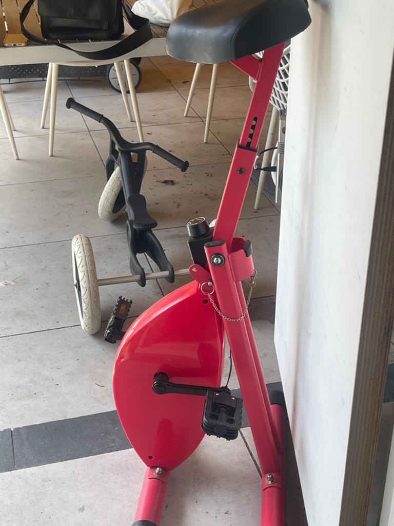 Deskbike Bureau Fiets met App Connectiviteit, Sport en Fitness, Ophalen of Verzenden, Zo goed als nieuw, Metaal, Benen