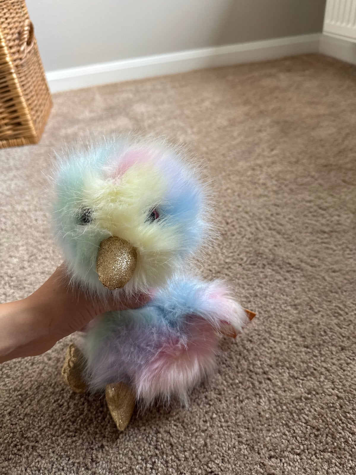 Schattige regenboog eend knuffel met glitter details, Ophalen of Verzenden, Zo goed als nieuw, Meerkleurig, Eend