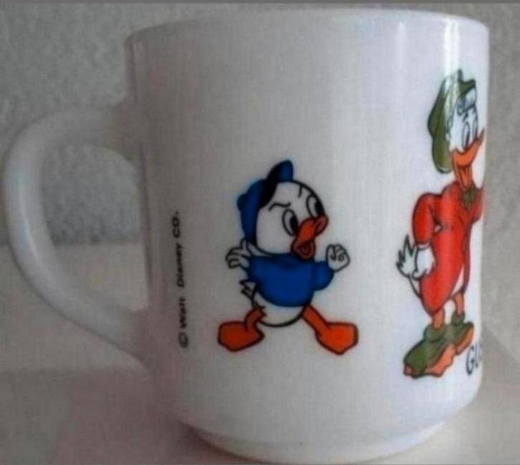 Arcopal beker met Disney figuren, Huis en Inrichting, Keuken | Servies, Zo goed als nieuw, Kop(pen) en/of Schotel(s), Overige stijlen