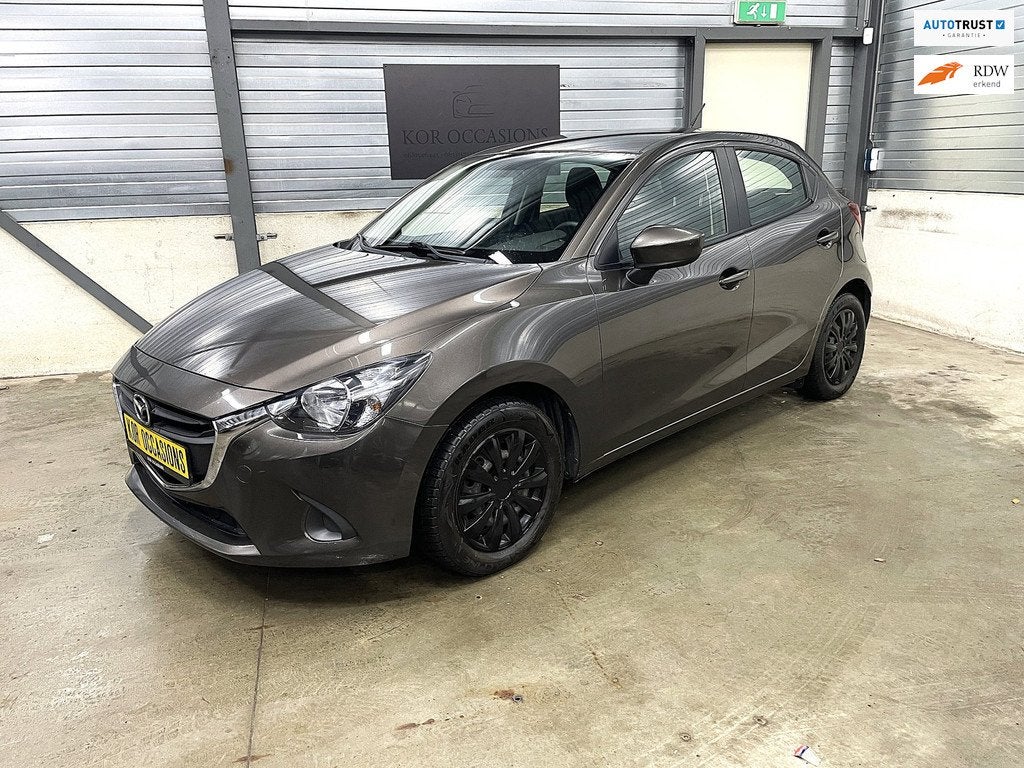 Mazda 2 1.5 Skyactiv-G S trekhaak cruise control carplay, Stof, Gebruikt, 4 cilinders, Origineel Nederlands
