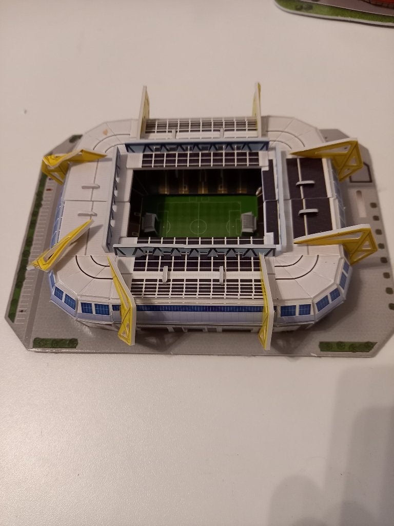 Borussia Dortmund Stadion 3D Puzzel, Ophalen of Verzenden, 500 t/m 1500 stukjes, Zo goed als nieuw, Rubik's of 3D-puzzel