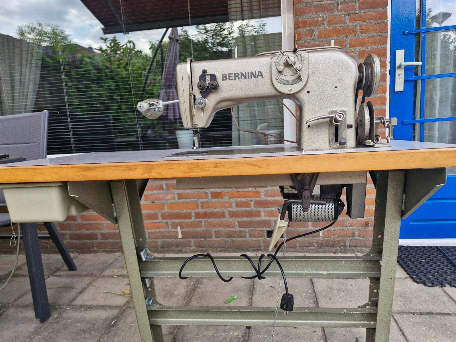 Bernina 217 industriële naaimachine – compleet met tafel

Mo, Bernina, Ophalen of Verzenden, Industrieel, Naaimachine