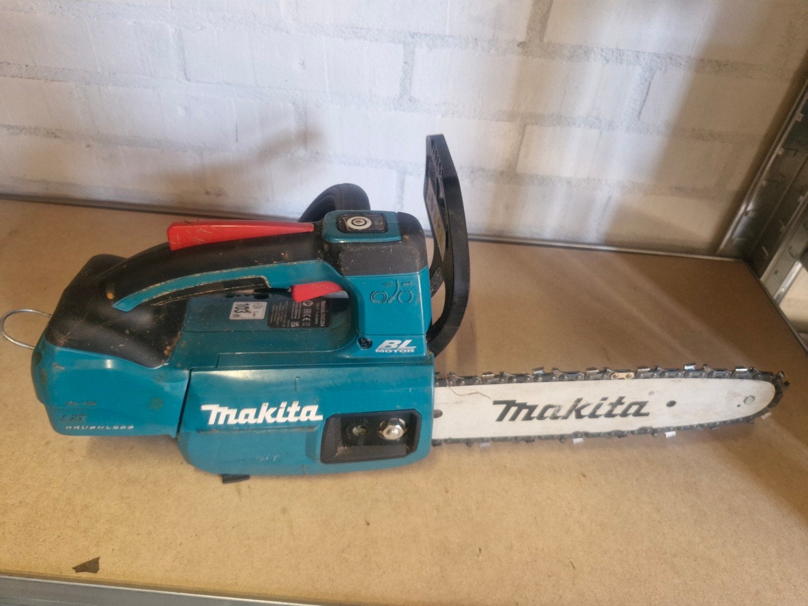 Makita DUC254 Accu Kettingzaag - Zo goed als nieuw, Ophalen, 70 mm of meer, Kettingzaag, 600 tot 1200 watt