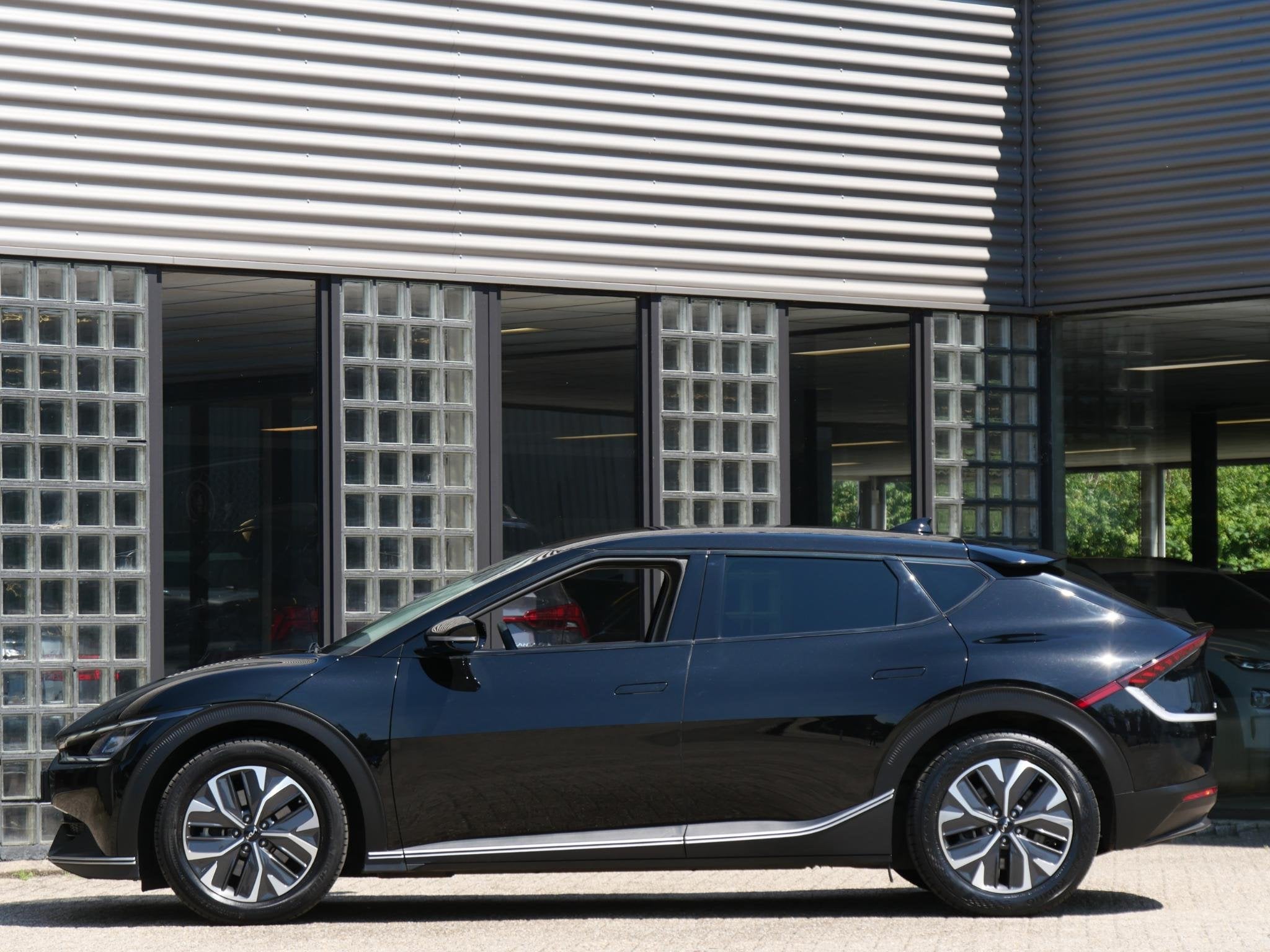 Kia EV6 58kWh/ KEYLESS/ CAMERA/ ADAPT. CRUISE/ BLIND SPOT/ S, Auto's, Kia, Automaat, Gebruikt, 750 kg, Leder en Stof