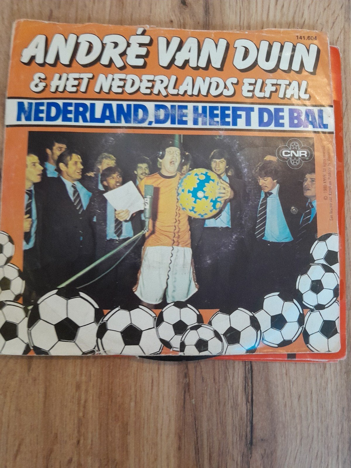 Andre van duin 7inch nederland die heeft de bal, Ophalen of Verzenden, Zo goed als nieuw, Nederlandstalig
