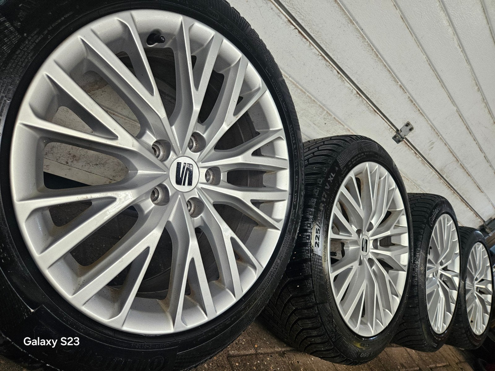 17 inch Seat leon Vw Golf Caddy Touran velgen banden, Ophalen of Verzenden, Gebruikt