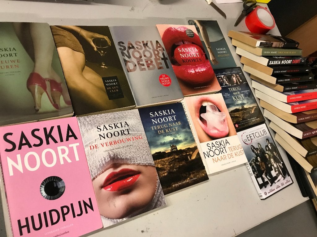 T.K. Nog 13 boeken van Saskia Noort en 3 x DVD Zie lijst, Ophalen of Verzenden, Gelezen, Saskia Noort, Nederland
