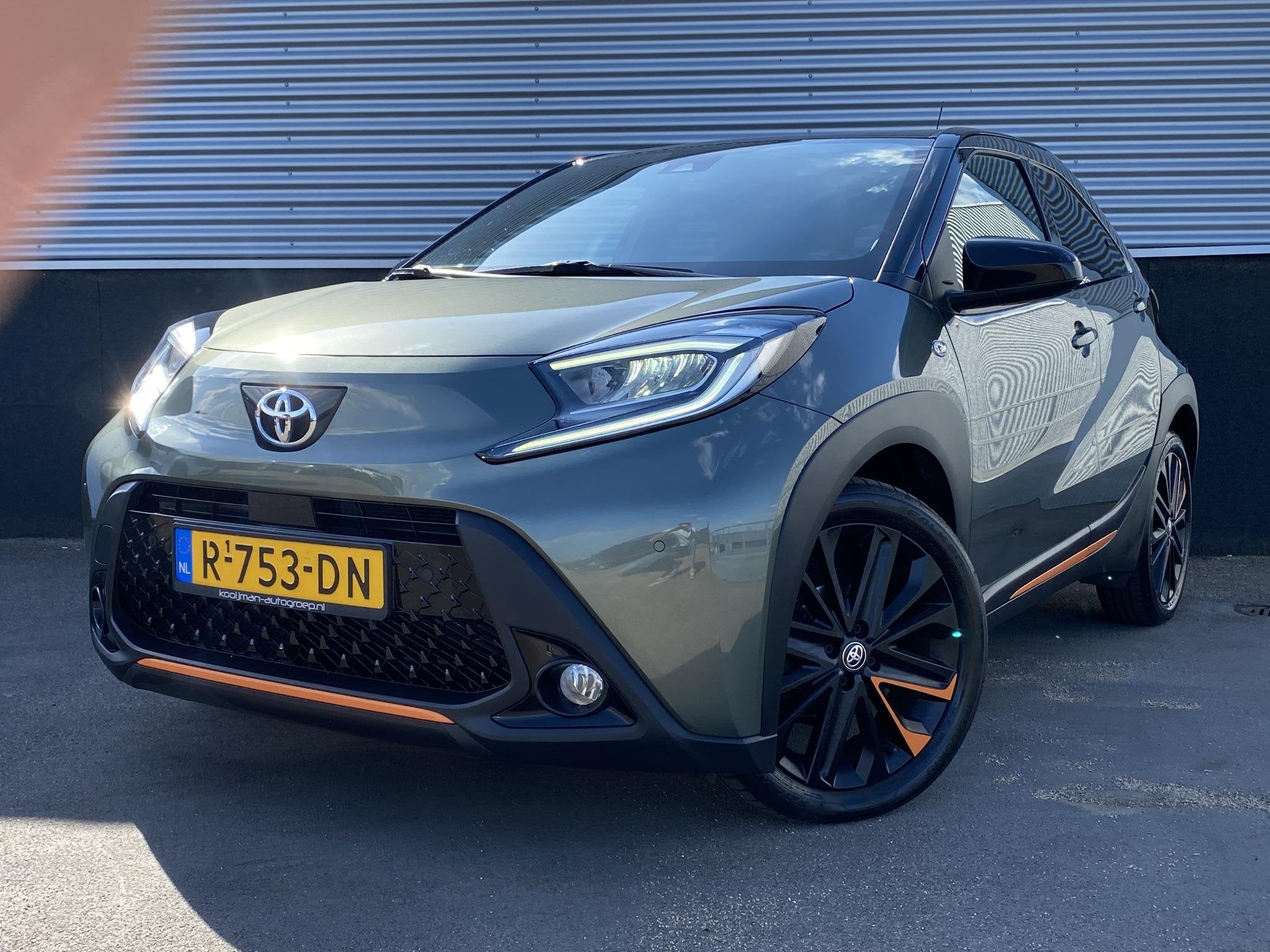 Toyota Aygo X 1.0 VVT-i S-CVT Automaat Limited 1e eigenaar M, Automatische klimaatregeling, Gebruikt, Euro 6, 4 stoelen