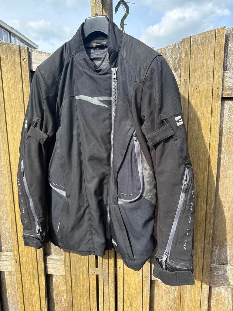 Zwarte textiele motorjas valt als een M, Motoren, Kleding | Motorkleding, Ophalen of Verzenden, Tweedehands, Heren, Jas | textiel