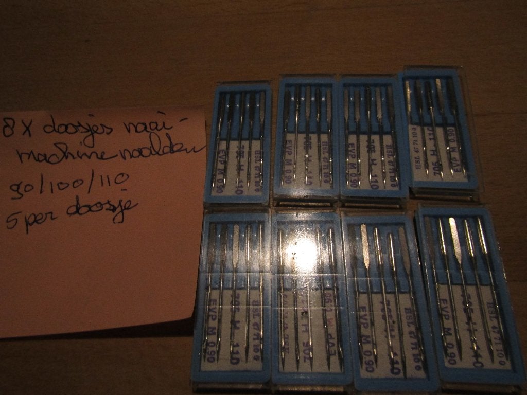 8 doosjes met Naaimachine naalden  90/100/110., Ophalen, Nieuw, Garen of Naald(en)