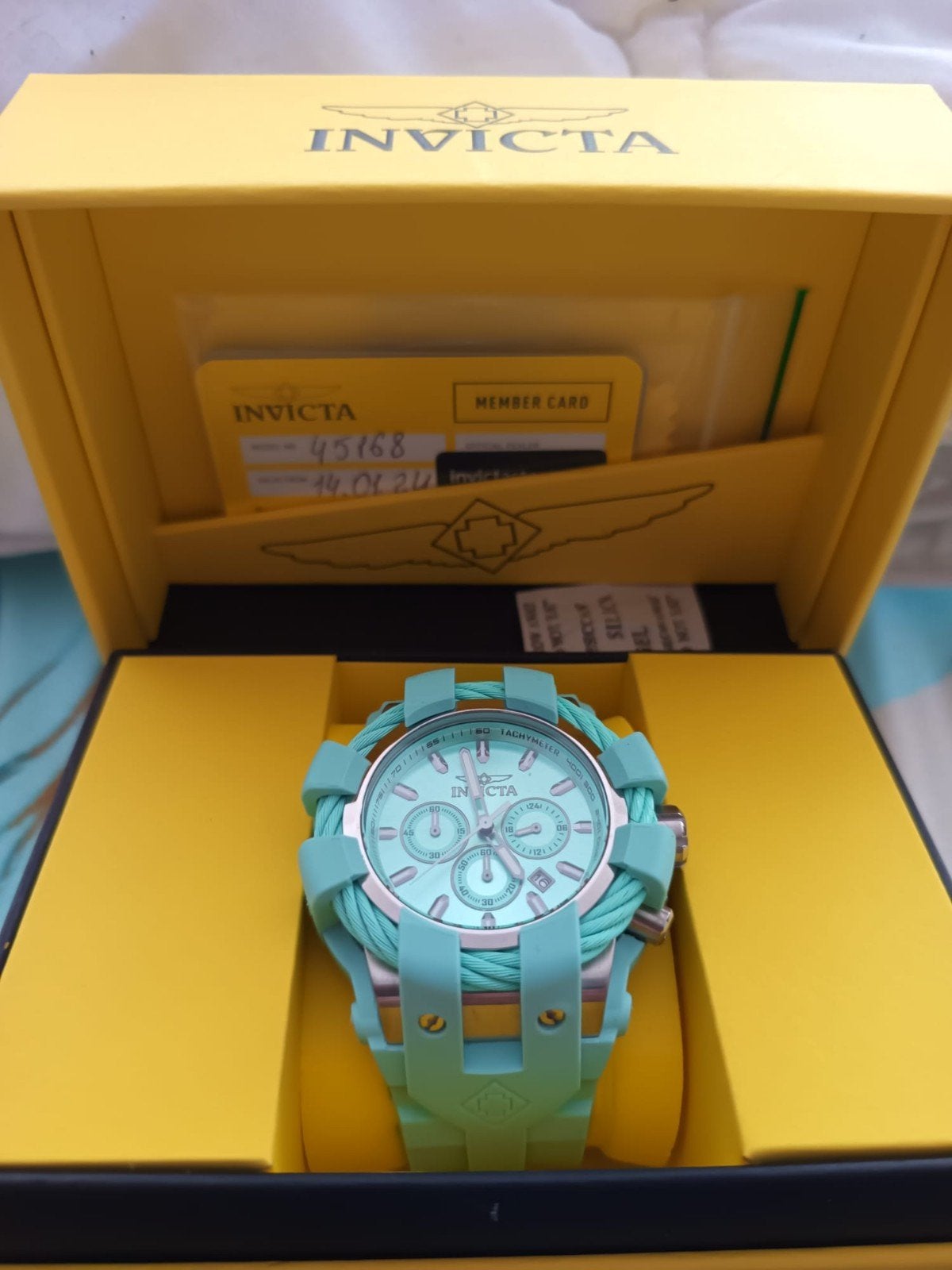 Nieuw Invicta horloge met garantie en groot formaat kast, Sieraden, Tassen en Uiterlijk, Horloges | Heren, Ophalen of Verzenden