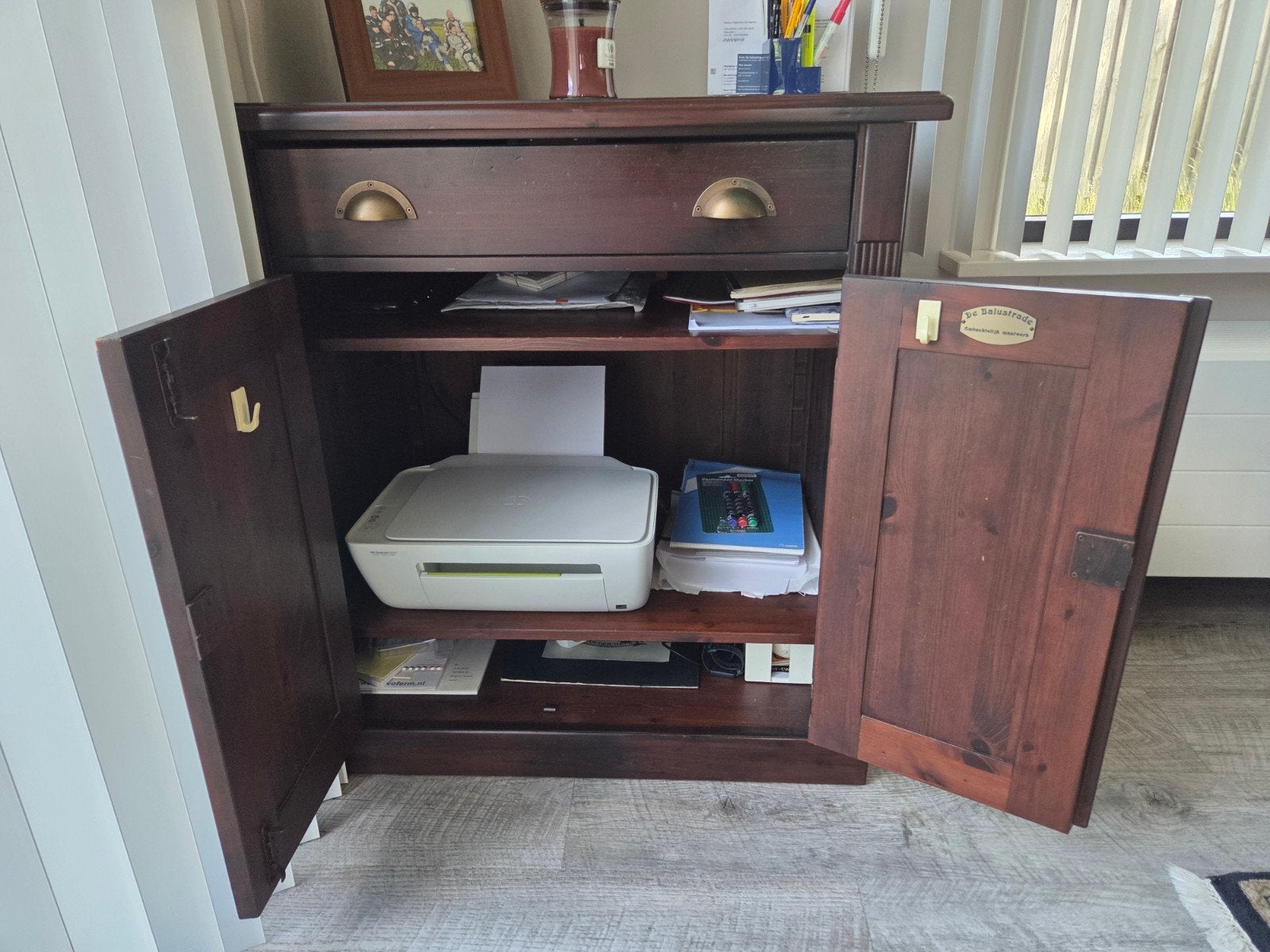 T.E.A.B Computerkastje passend bij de TV kast, Huis en Inrichting, Kasten | Computermeubels, Ophalen