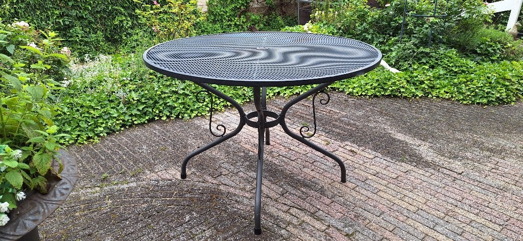 Metalen tuintafel., Tuin en Terras, Tuintafels, Ophalen, Gebruikt, Rond, Metaal