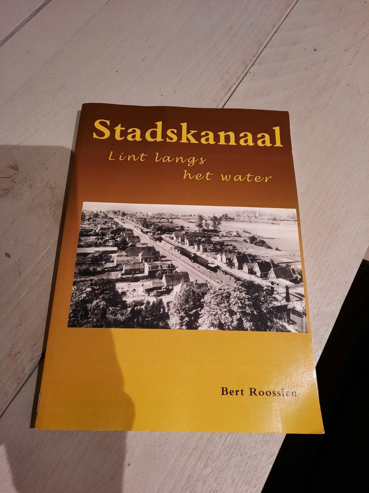 Stadskanaal lint langs het water fotoboek, Ophalen of Verzenden, Zo goed als nieuw, Bert roossien