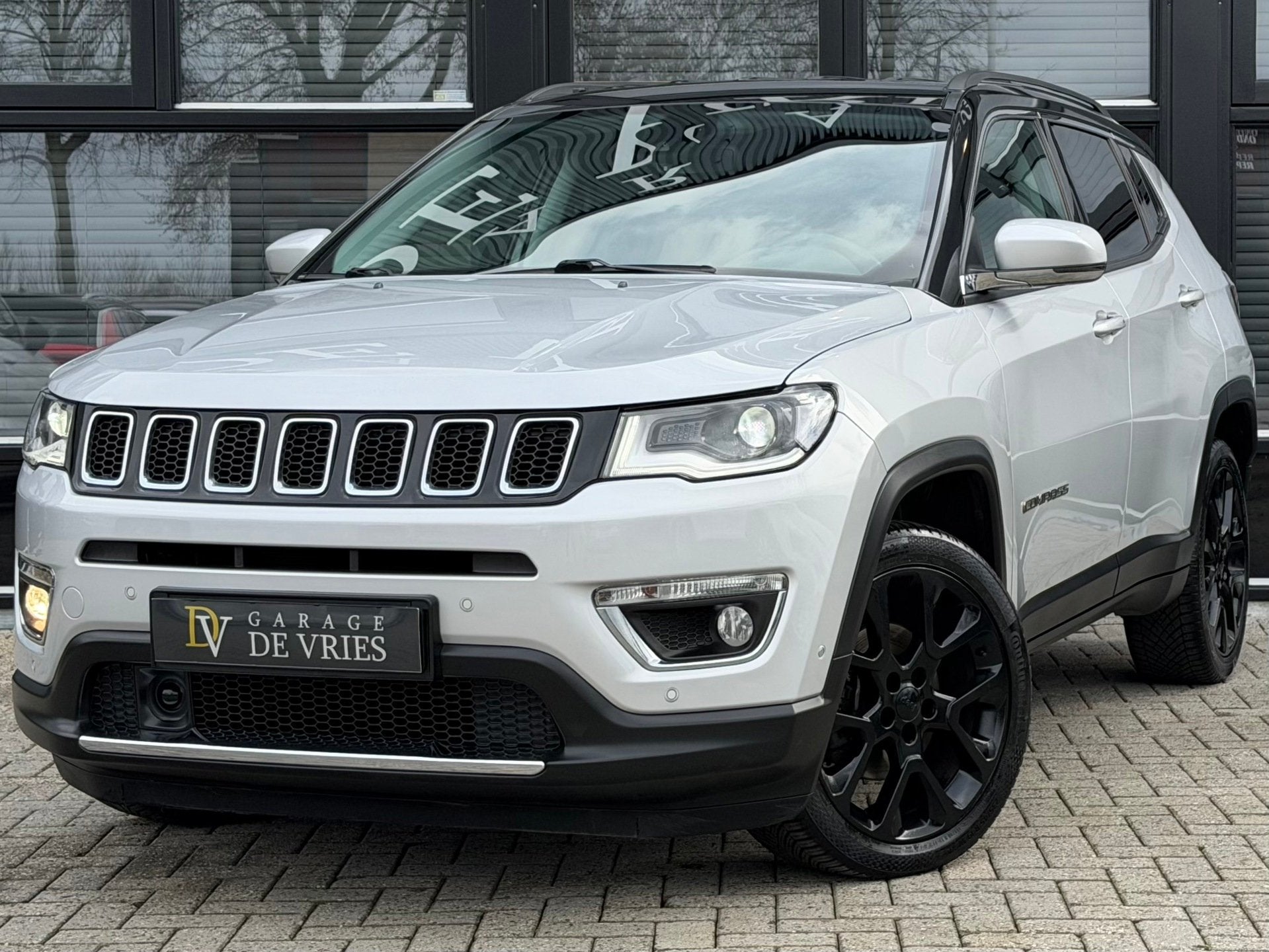 Jeep Compass 1.3T Limited DDCT Aut Full Option ACC 1750KG Tr, Dealer onderhouden, Zwart, 4 cilinders, 150 pk