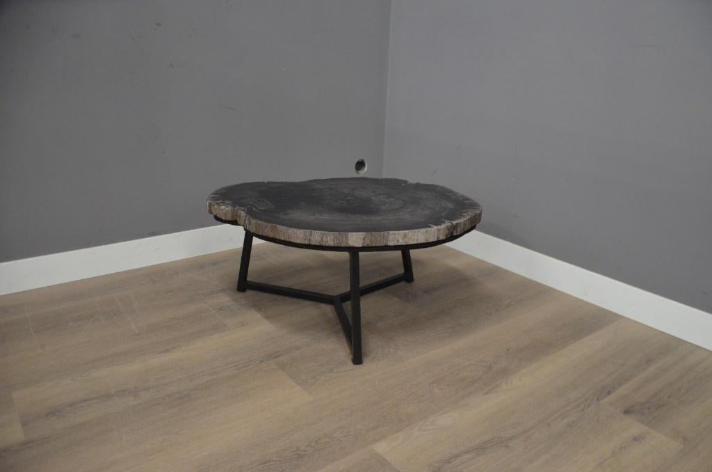 Salontafel van Zwart Versteend Hout 70 – 89 cm, Huis en Inrichting, Tafels | Bijzettafels, Minder dan 55 cm, Rond, Nieuw, Ophalen of Verzenden