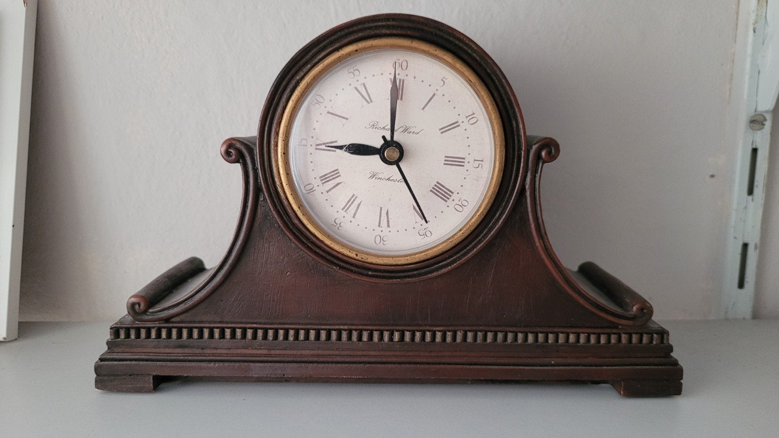 Houten klokje op batterij - Klassiek design, Ophalen of Verzenden