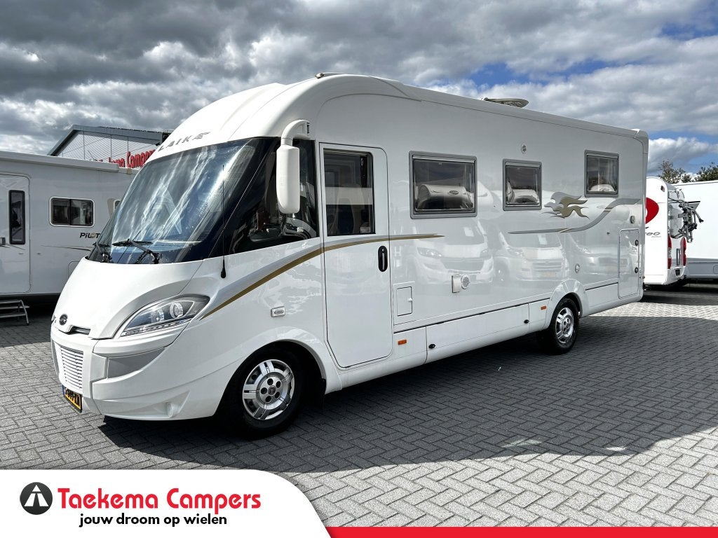 Laika Kreos 7010 queensbed/hefbed/automaat/3.0L-180pk, Caravans en Kamperen, Fiat, 7 tot 8 meter, Bedrijf, Diesel