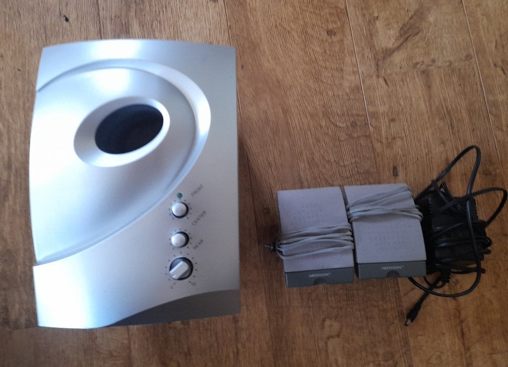Medion 2.1 Speakerset met Subwoofer, Inclusief kabels, Speakerset, Zo goed als nieuw, Minder dan 60 watt