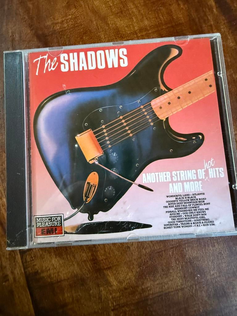 The Shadows - Another String of Hot Hits and More CD, Ophalen of Verzenden, 1980 - 1989, Gebruikt
