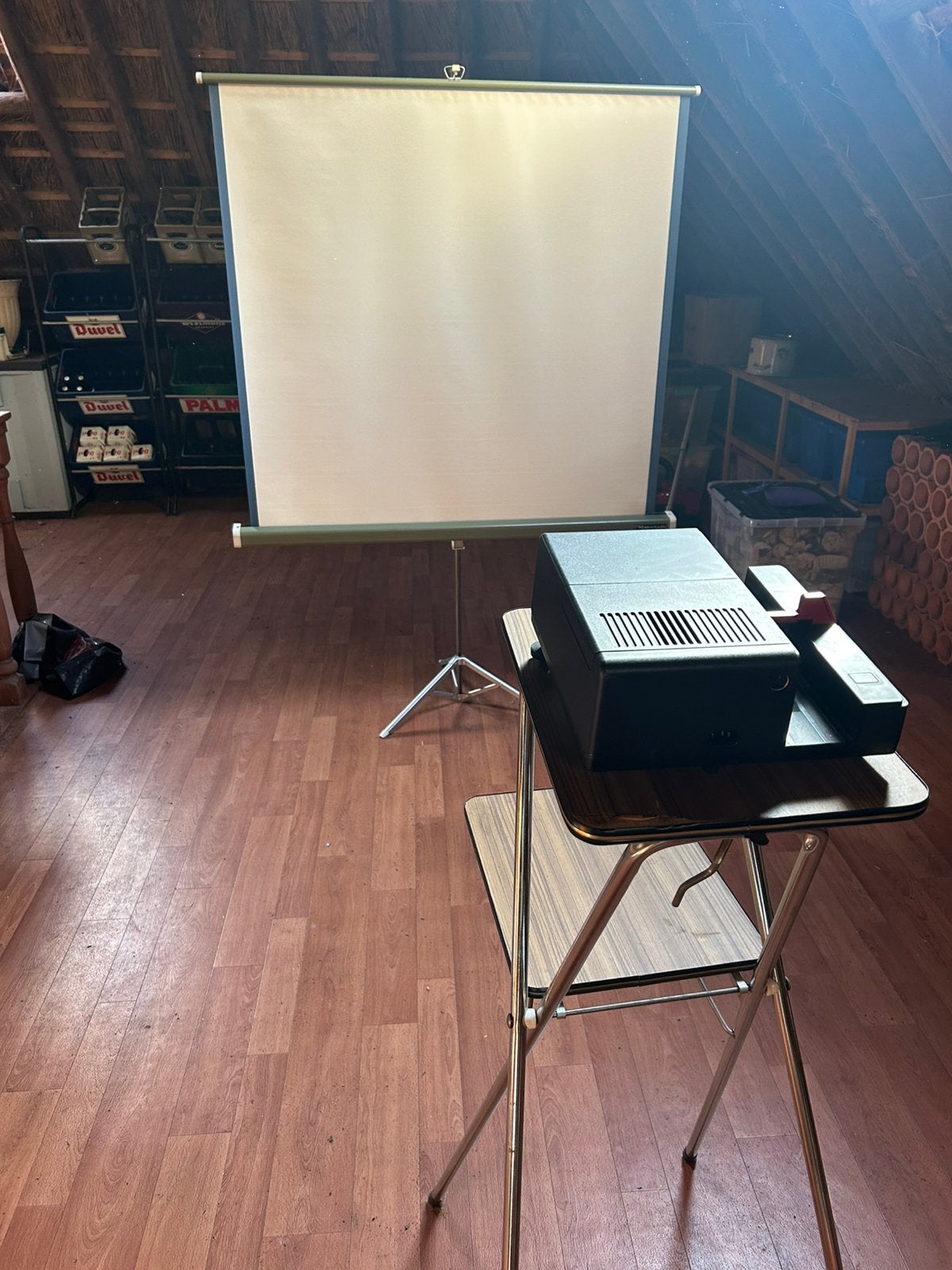 Diaprojector met tafel en scherm, Ophalen, Gebruikt, Met scherm