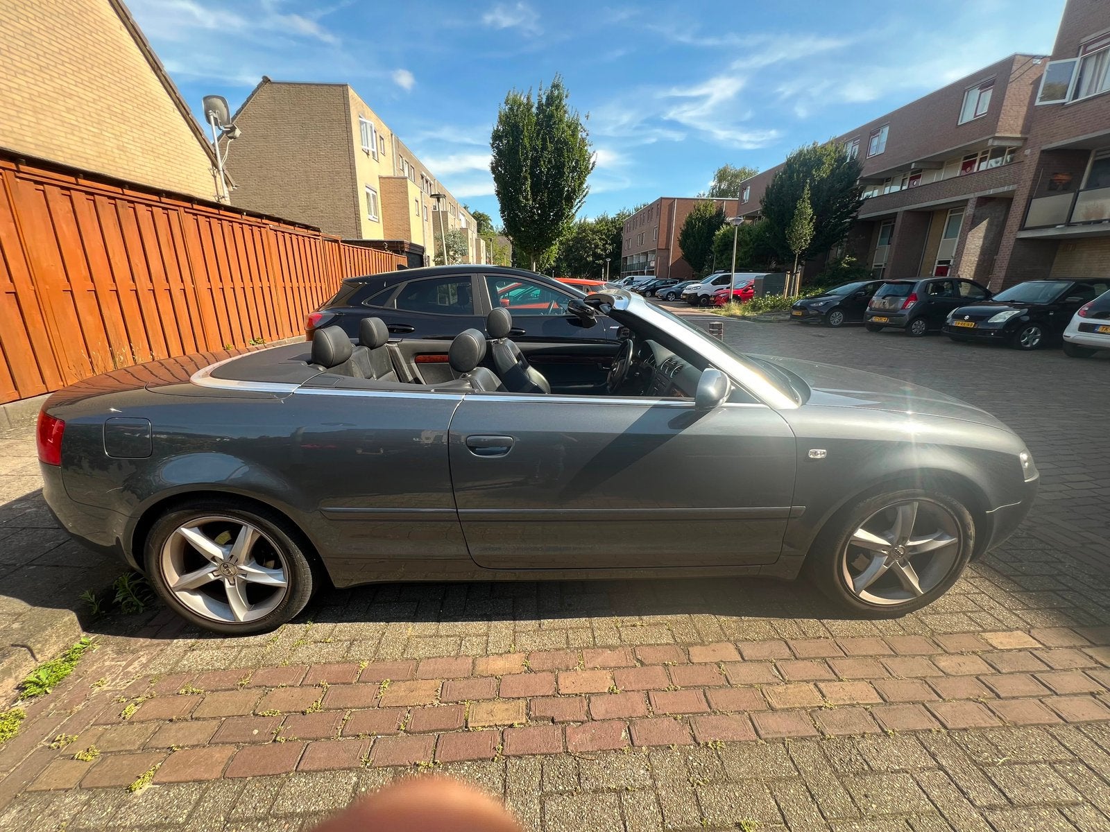 Audi A4 3.0 V6 162KW Cabrio AUT 2003 Grijs, Auto's, Audi, 1595 kg, Cabriolet, 4 stoelen, A4