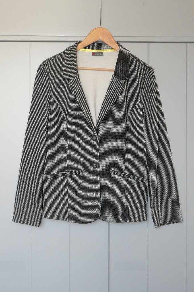 Blazer zwart wit streepje | 42 | Street One, Zwart, Ophalen of Verzenden, Zo goed als nieuw, Jasje