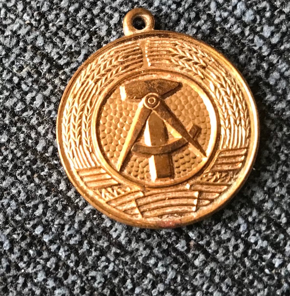 Oude DDR Hangertje 2 Cm, Ophalen of Verzenden, Zo goed als nieuw, Gebruiksvoorwerp
