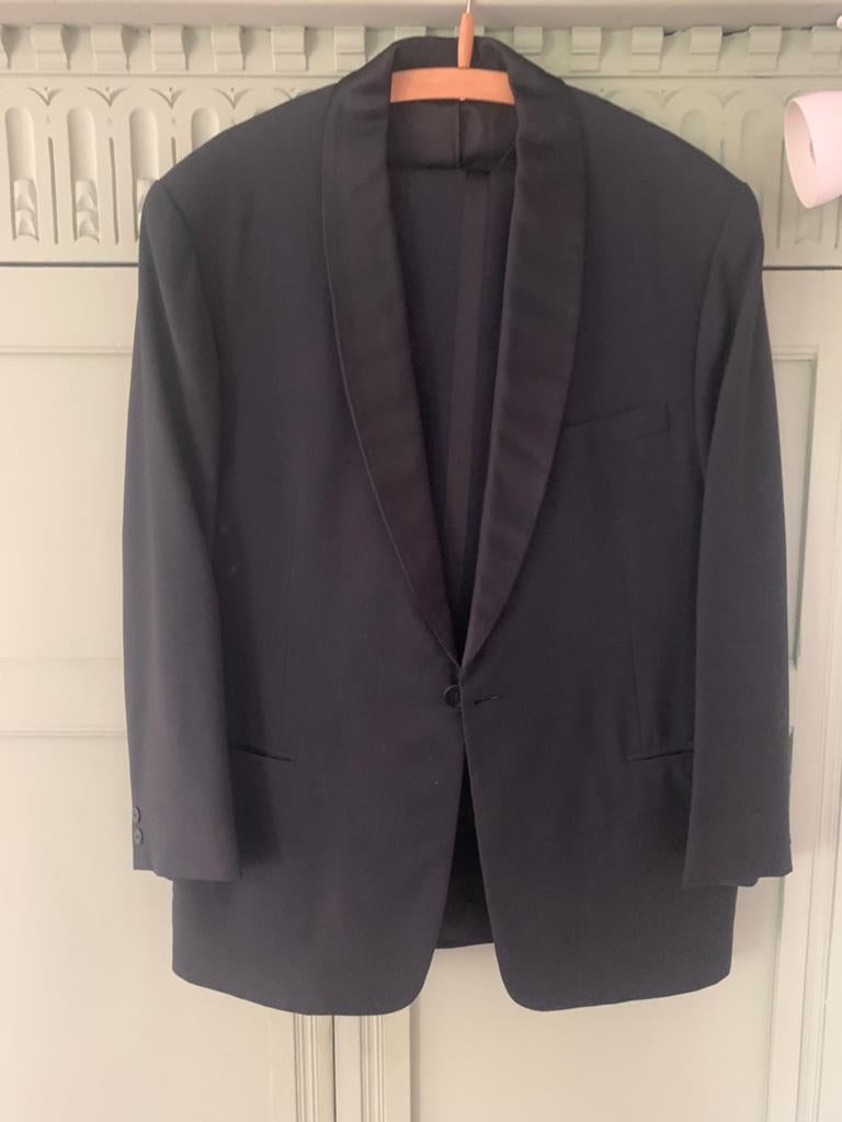 Smoking, gala, zwart en een wing smoking overhemd, maat M, Kleding | Heren, Kostuums en Colberts, Ophalen of Verzenden, Zo goed als nieuw