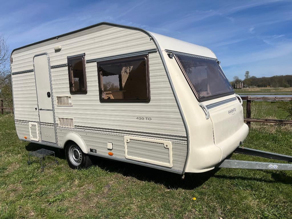 Avento 420TD 2001, BOVAG 2025, Vloerverwarming/WC/luifel etc, Caravans en Kamperen, Caravans, Avento, Schokbreker, Treinzit, 750 - 1000 kg