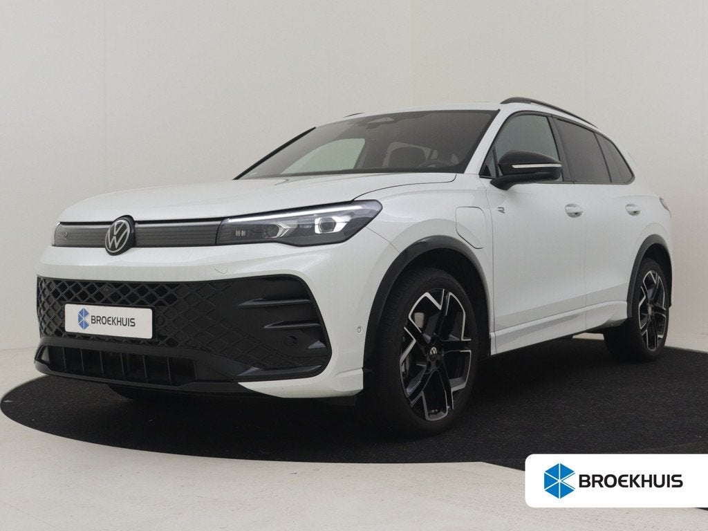 Volkswagen Tiguan 1.5 eHybrid R-Line 272pk, Auto's, Volkswagen, 12 maanden, Euro 6, 4 cilinders, Leder en Stof