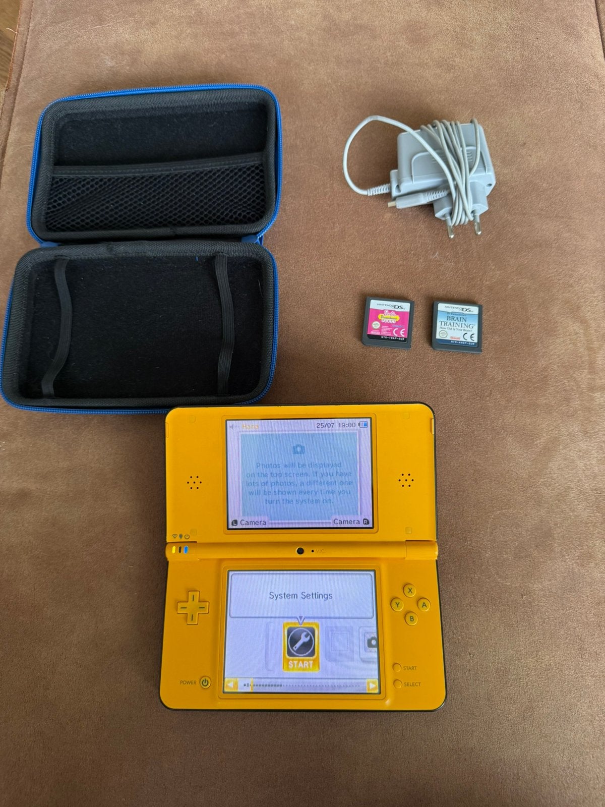 Nintendo dsi XL geel - met spellen, Ophalen, Dsi XL, Geel, Zo goed als nieuw